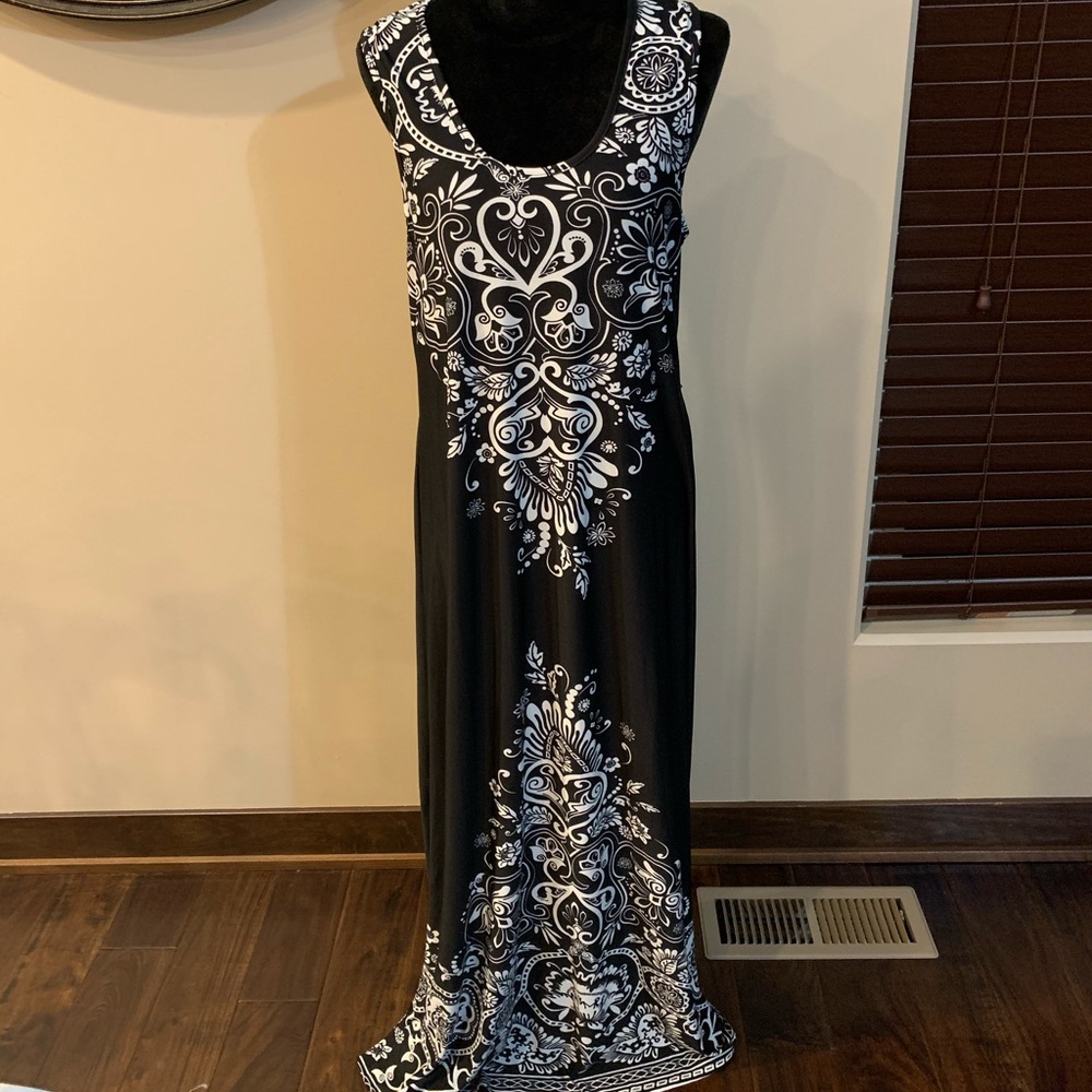Charlie Paige maxi dress L/XL black and cream